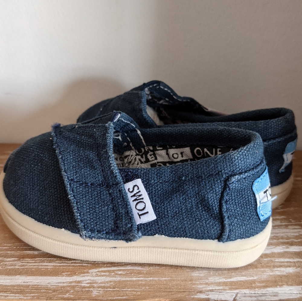 TOMS navy blue canvas velcro sneakers